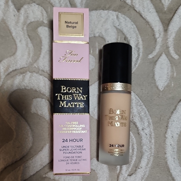 Too Faced Cream Foundation Born This Way - Picture 1 of 1